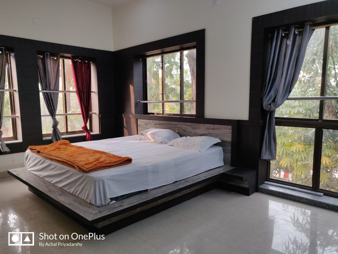 SB Royal Inn interior